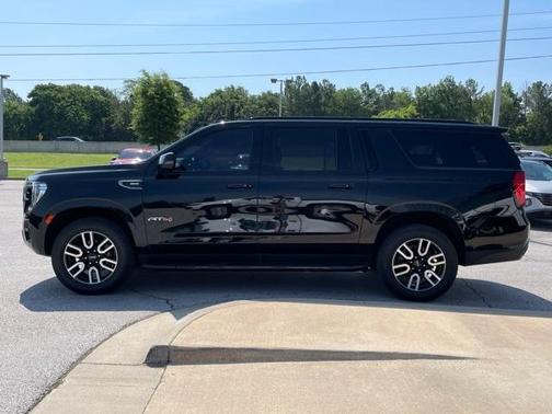 2021 GMC Yukon XL AT4