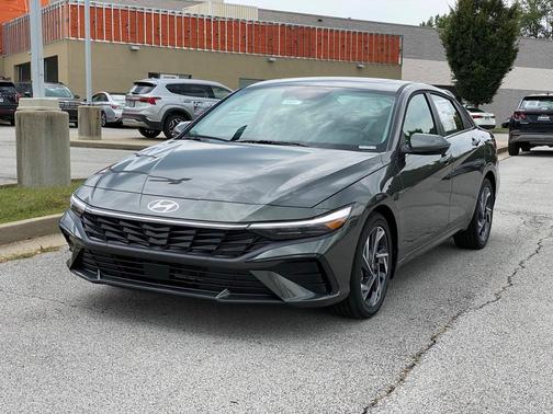 2025 Hyundai ELANTRA Limited