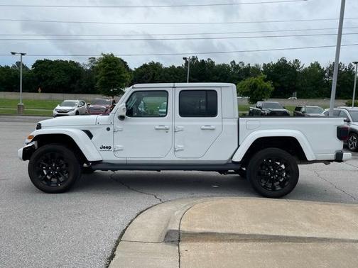 2023 Jeep Gladiator Overland