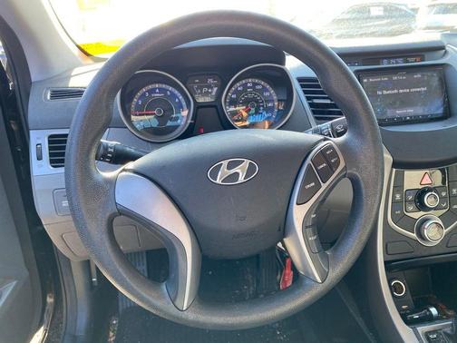 Black Diamond 2016 Hyundai ELANTRA SE