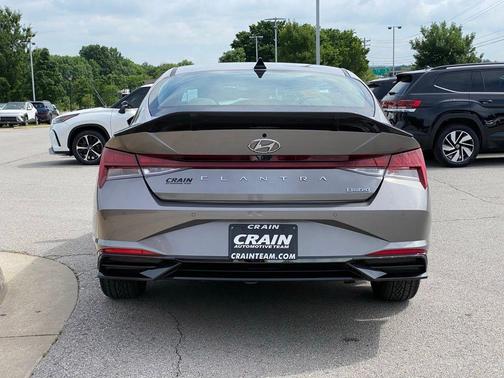 Metal 2022 Hyundai ELANTRA Limited