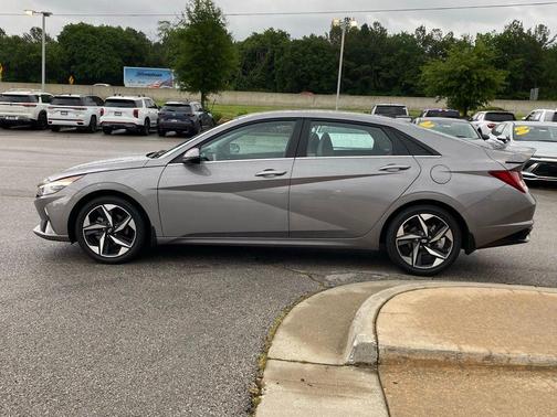 Metal 2022 Hyundai ELANTRA Limited