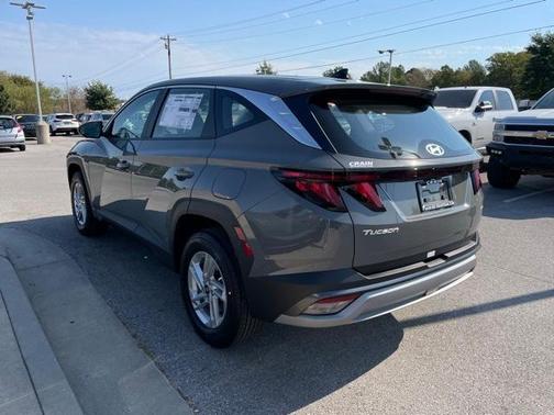 2025 Hyundai TUCSON SE