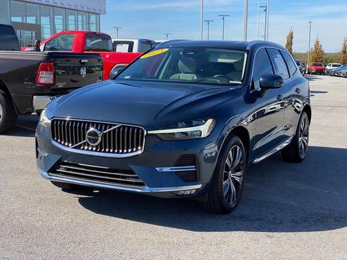 2023 Volvo XC60 B5 Plus Bright Theme