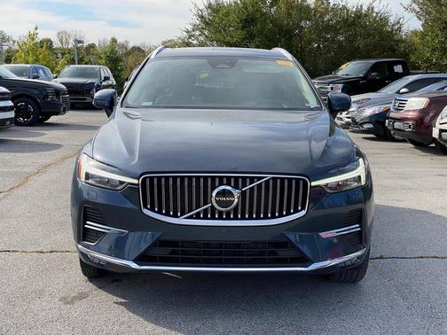 2023 Volvo XC60 B5 Plus Bright Theme