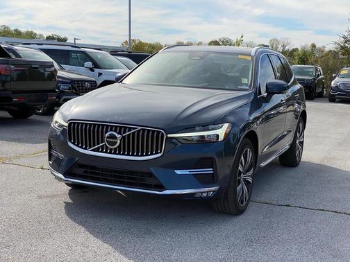 2023 Volvo XC60 B5 Plus Bright Theme