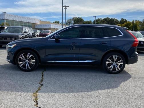 2023 Volvo XC60 B5 Plus Bright Theme