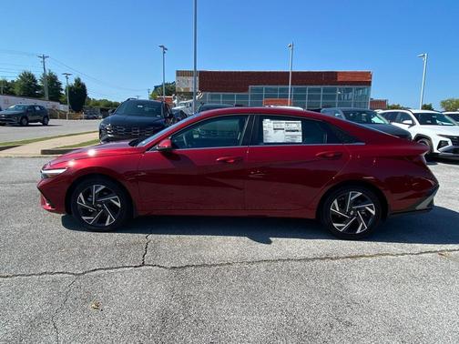 2025 Hyundai ELANTRA Limited