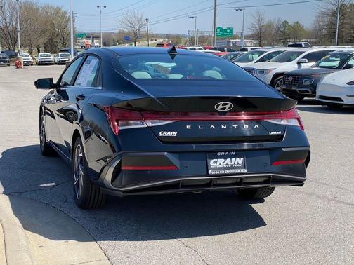 2024 Hyundai ELANTRA Limited