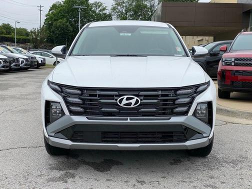 White Pearl 2026 Hyundai TUCSON SE