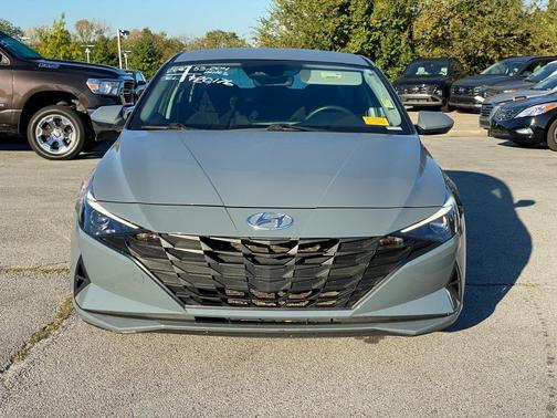2022 Hyundai ELANTRA SEL