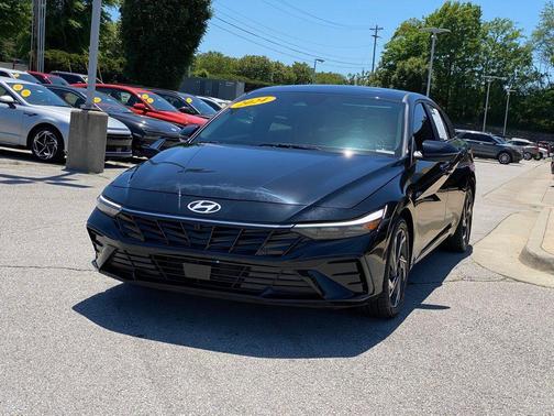 Black 2024 Hyundai ELANTRA Limited