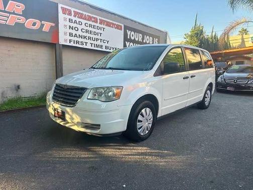 2008 Chrysler Town & Country LX