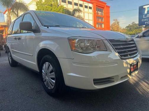 2008 Chrysler Town & Country LX
