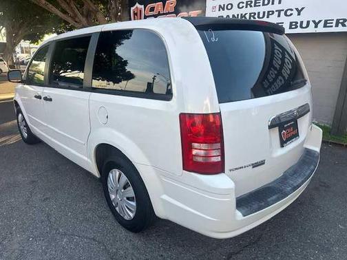 2008 Chrysler Town & Country LX