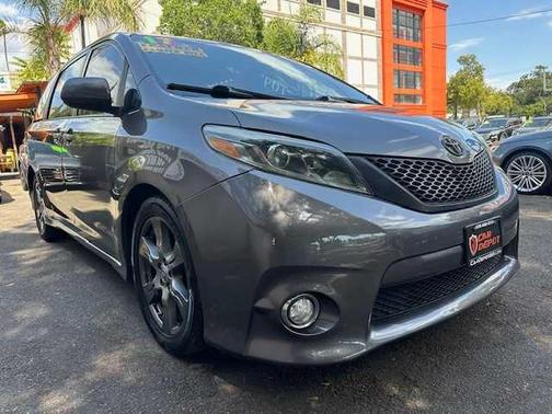 2017 Toyota Sienna SE Premium