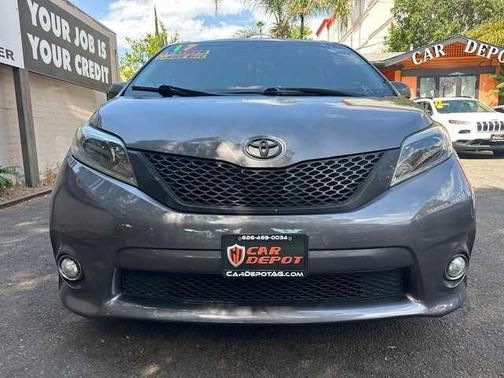 2017 Toyota Sienna SE Premium