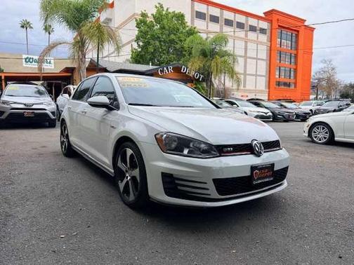 2015 Volkswagen Golf GTI SE