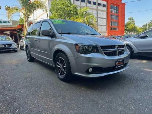 2016 Dodge Grand Caravan R/T