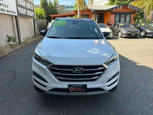 Dazzling White 2017 Hyundai TUCSON Night