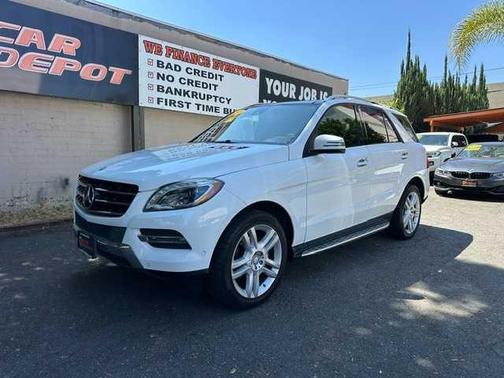 White 2015 Mercedes-Benz M-Class ML 350 4MATIC