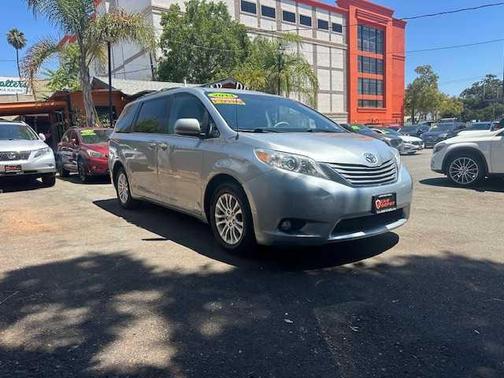 2014 Toyota Sienna XLE