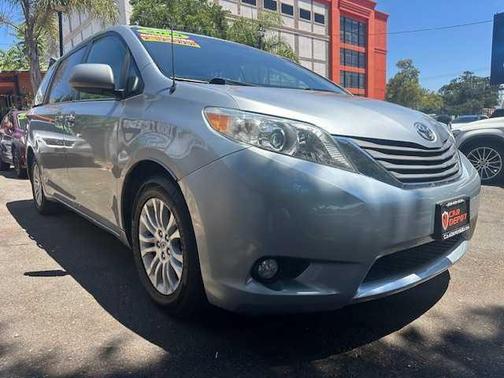 2014 Toyota Sienna XLE