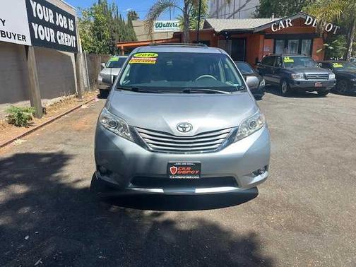 2014 Toyota Sienna XLE