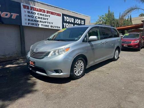 2014 Toyota Sienna XLE