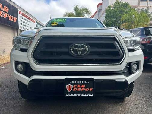 White 2020 Toyota Tacoma SR5