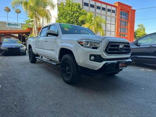 White 2020 Toyota Tacoma SR5