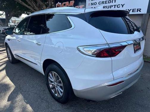 2022 Buick Enclave Essence