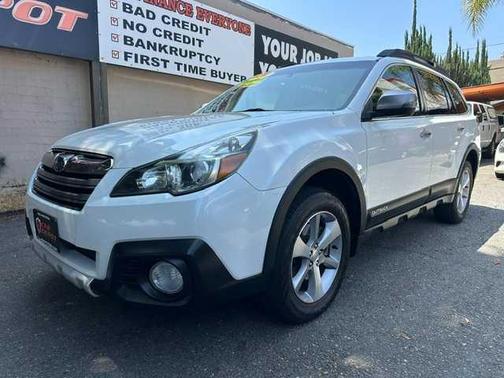 Satin White Pearl 2013 Subaru Outback 3.6R Limited