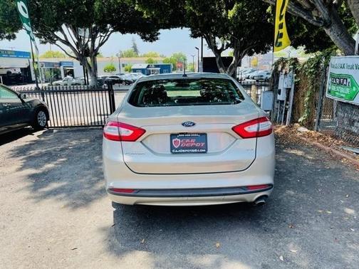 2015 Ford Fusion SE