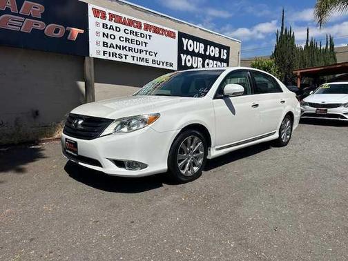 White 2011 Toyota Avalon