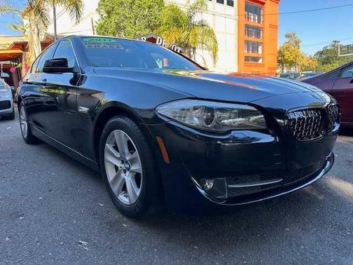 2011 BMW 528 i