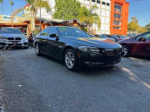2011 BMW 528 i