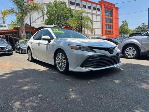 2019 Toyota Camry XLE