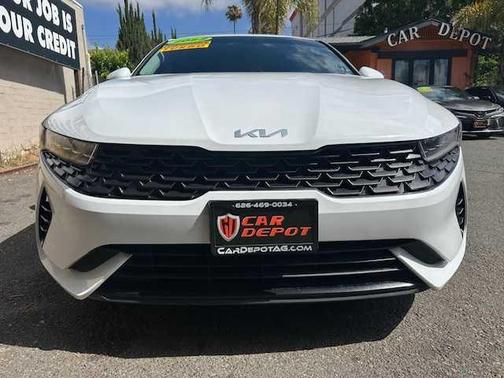 White 2022 Kia K5 LX