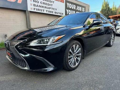 2020 Lexus ES 300h Base