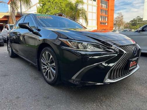 2020 Lexus ES 300h Base