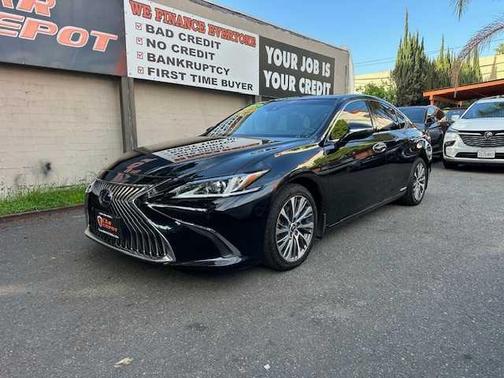 2020 Lexus ES 300h Base