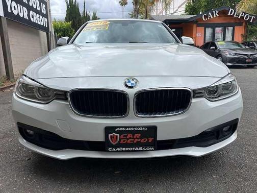 White 2018 BMW 320 i