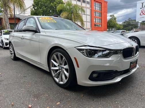 White 2018 BMW 320 i