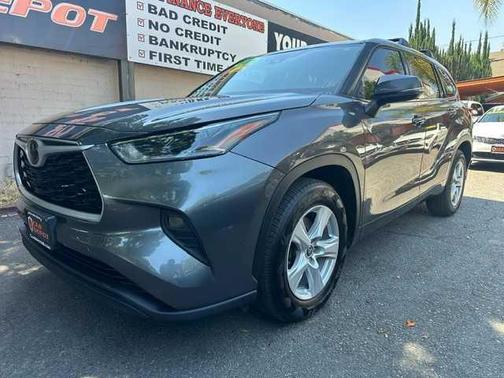 Gray 2021 Toyota Highlander L