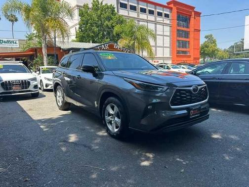 Gray 2021 Toyota Highlander L