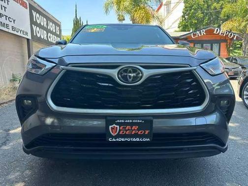 Gray 2021 Toyota Highlander L