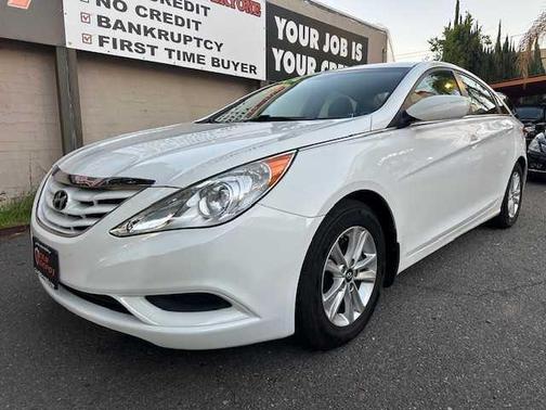 2011 Hyundai SONATA GLS