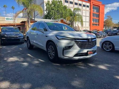 2023 Buick Enclave Essence