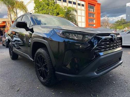 2020 Toyota RAV4 LE